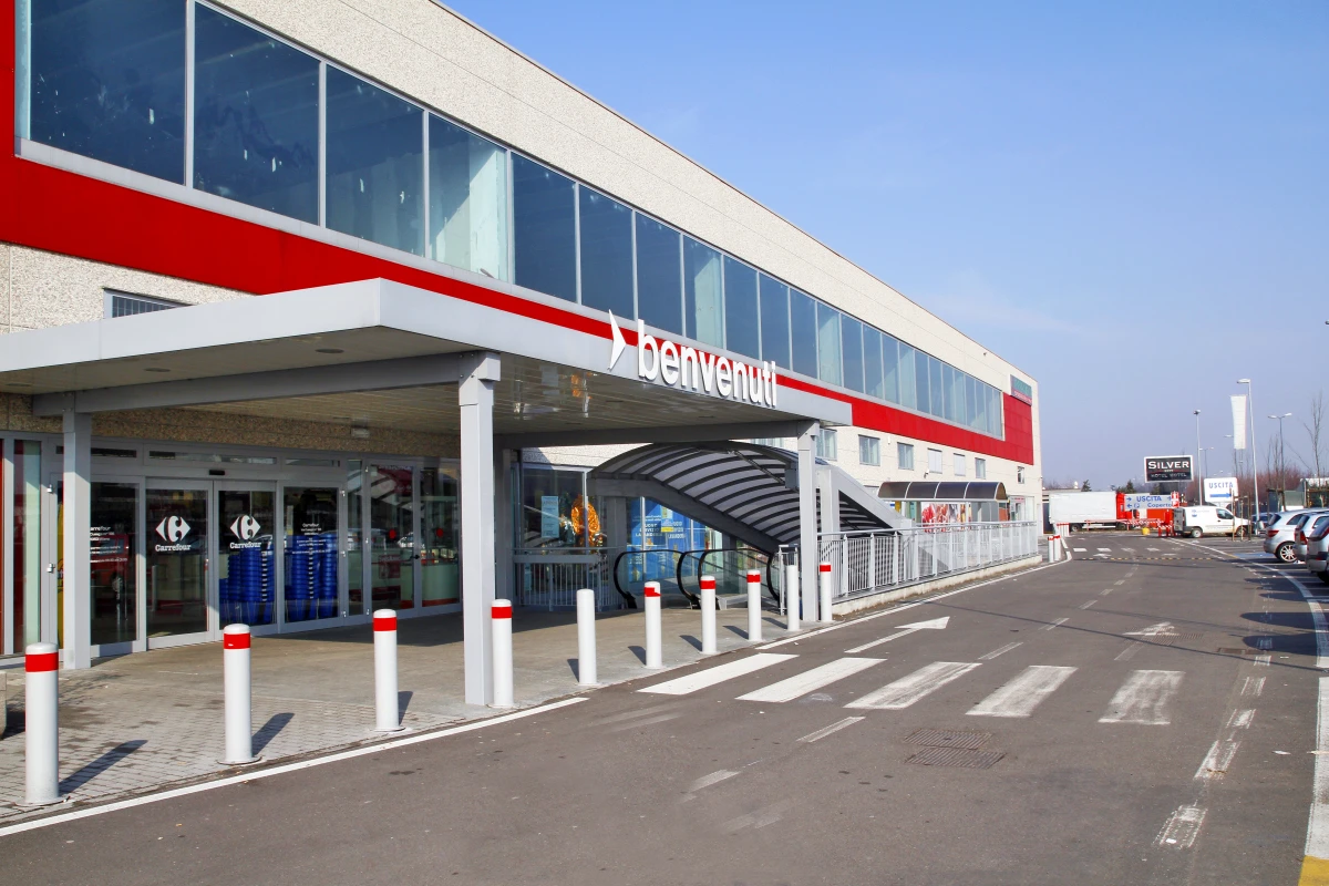 Carrefour milano facciate continure metra costruzioni casella serramenti in alluminio piacenza e provincia
