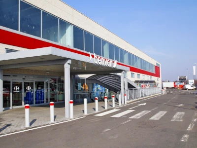 Carrefour milano facciate continure metra costruzioni casella serramenti in alluminio piacenza e provincia